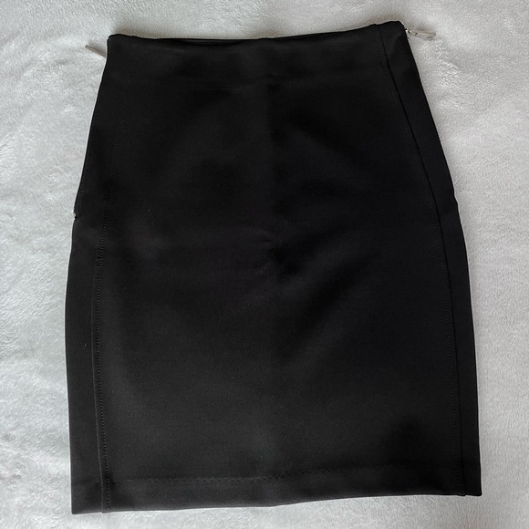 DYNAMITE SKIRT - Picture 1 of 7